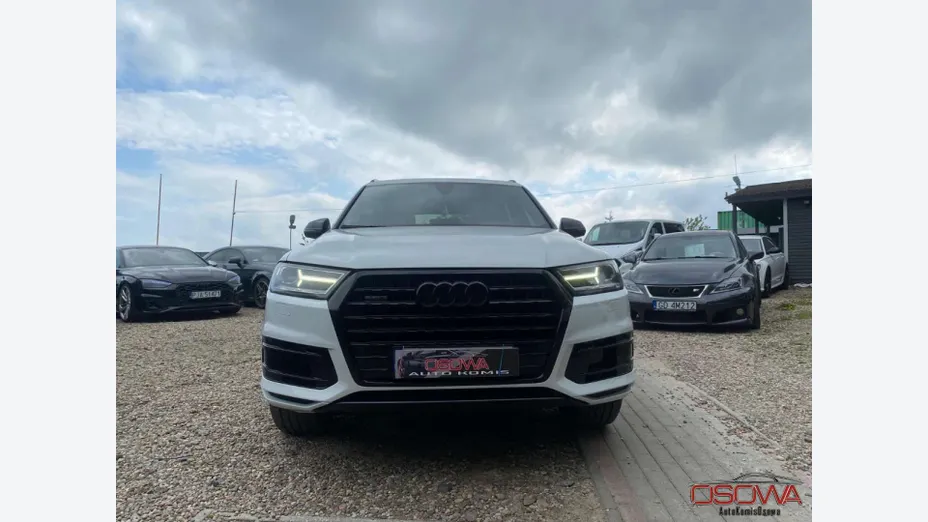 AUDI Q7 -