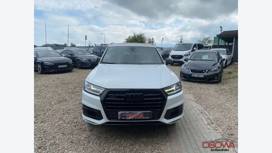 AUDI Q7 -