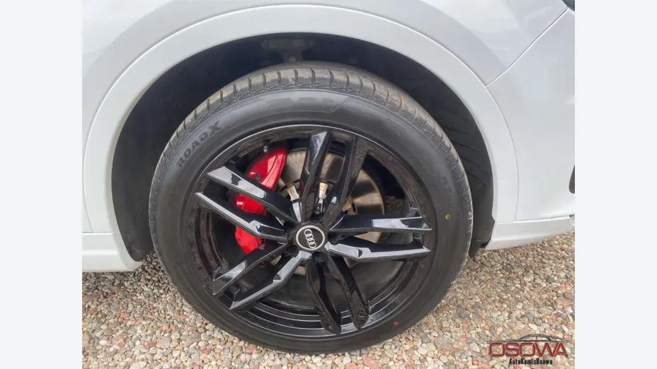 AUDI Q7 -