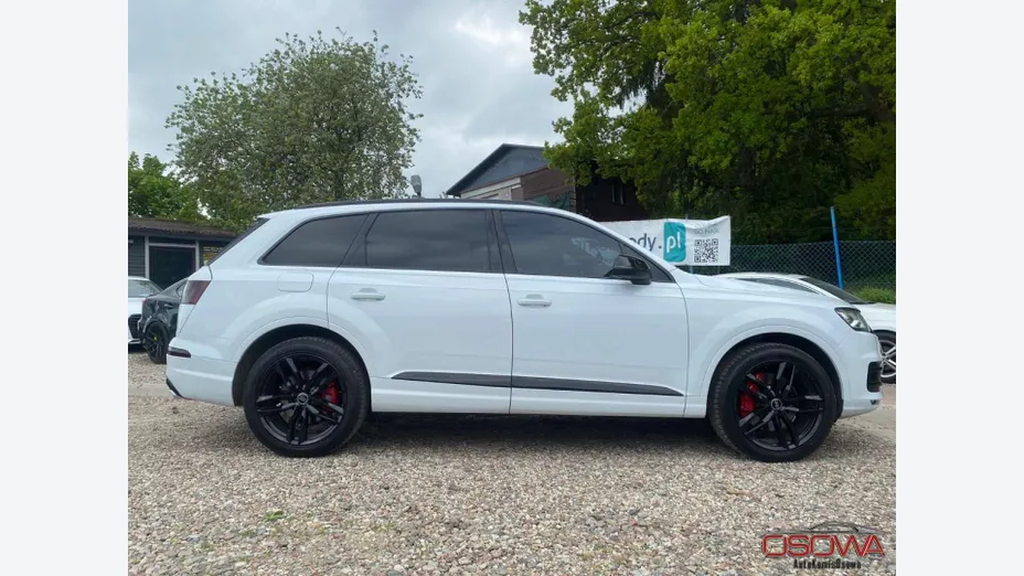 AUDI Q7 -