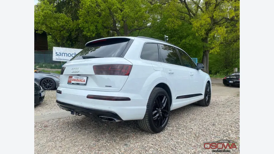 AUDI Q7 -