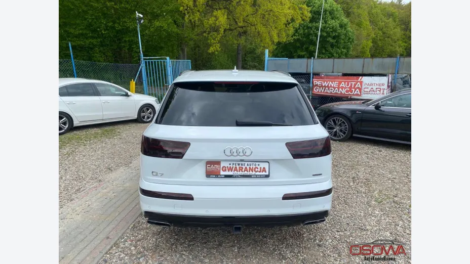 AUDI Q7 -