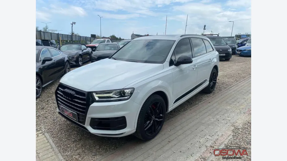 AUDI Q7 -