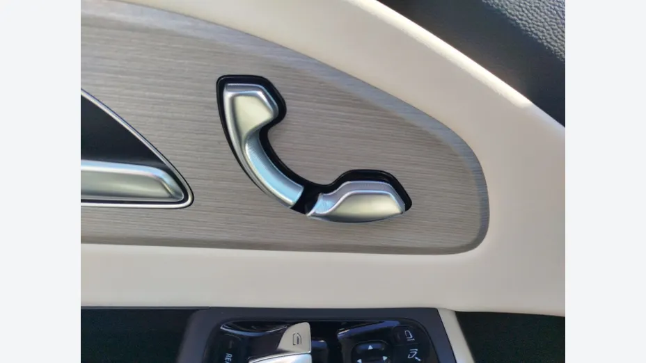 MERCEDES-BENZ CLA -