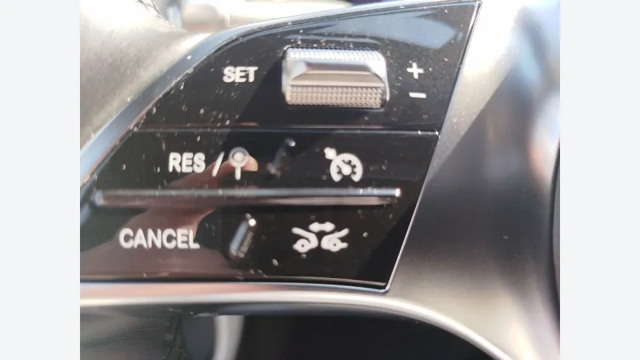 MERCEDES-BENZ CLA -