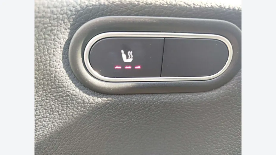MERCEDES-BENZ CLA -