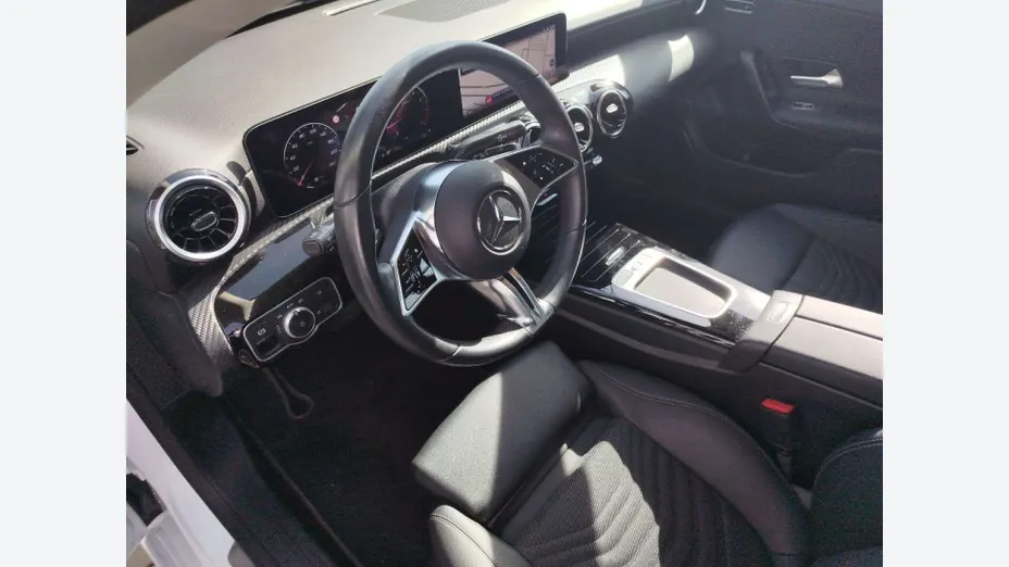 MERCEDES-BENZ CLA -