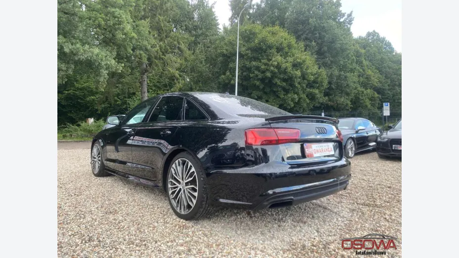 AUDI A6 -