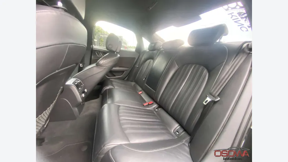 AUDI A6 -