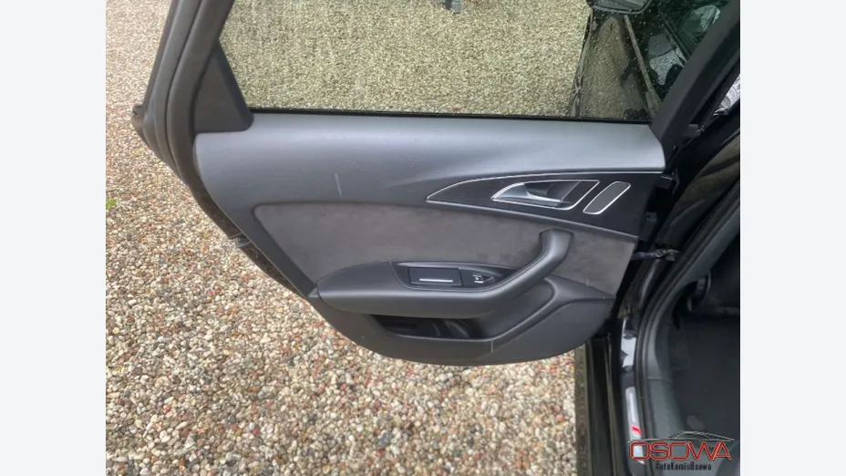 AUDI A6 -