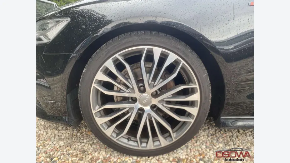 AUDI A6 -