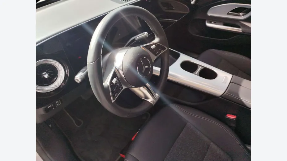MERCEDES-BENZ CLA -