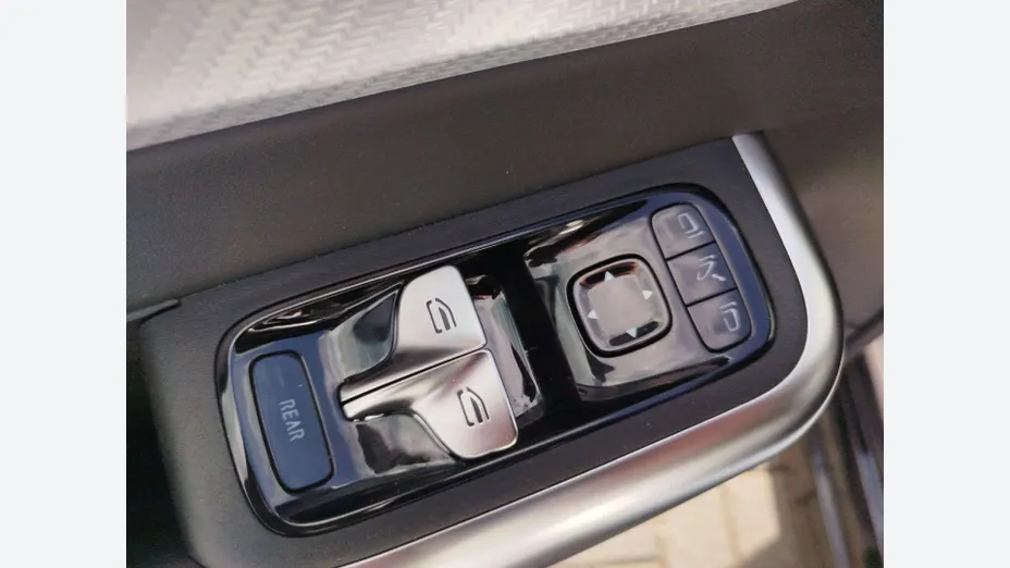 MERCEDES-BENZ CLA -