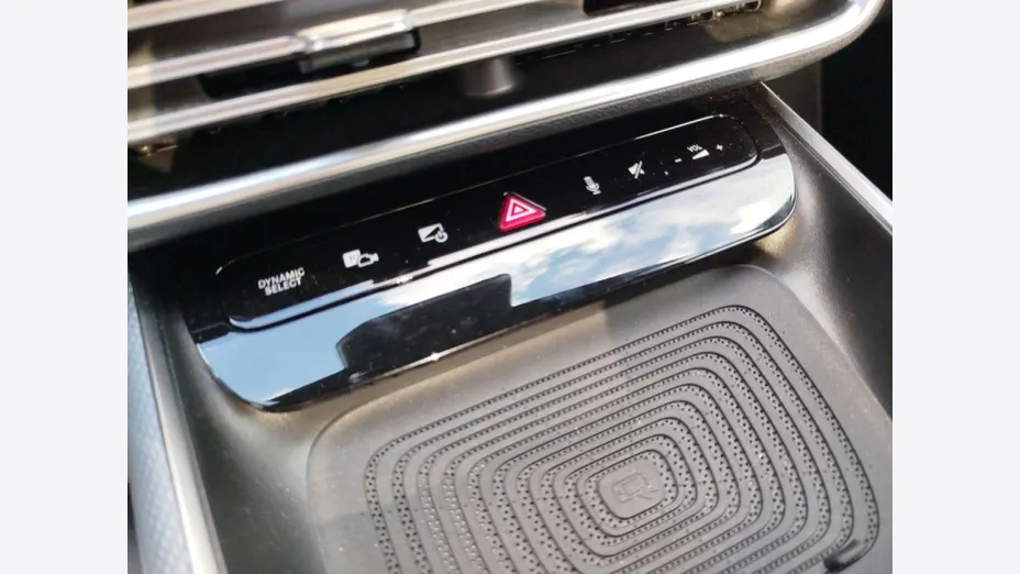 MERCEDES-BENZ CLA -