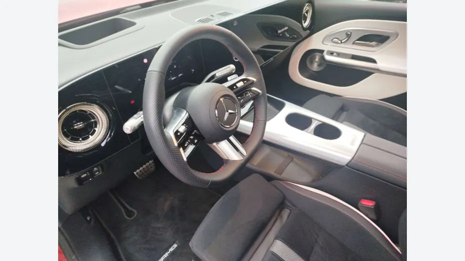 MERCEDES-BENZ GLB -