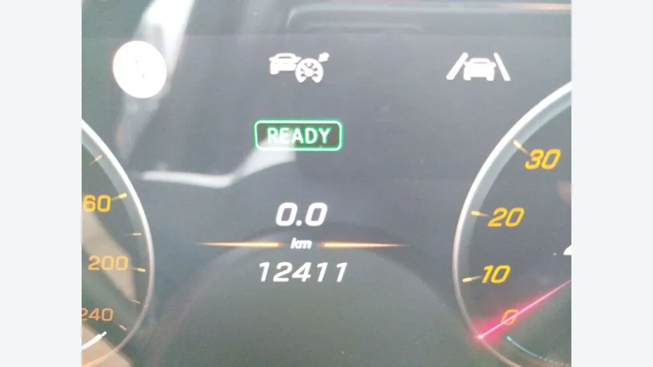 MERCEDES-BENZ GLB -