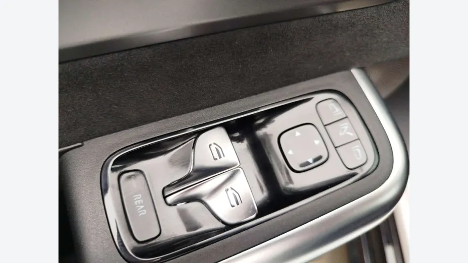 MERCEDES-BENZ CLA -