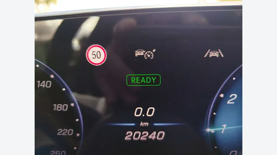 MERCEDES-BENZ CLA -