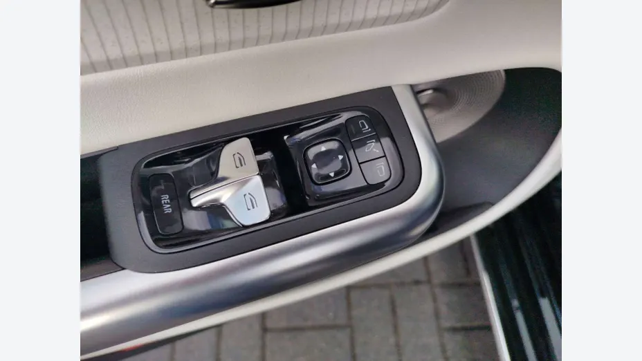 MERCEDES-BENZ CLA -