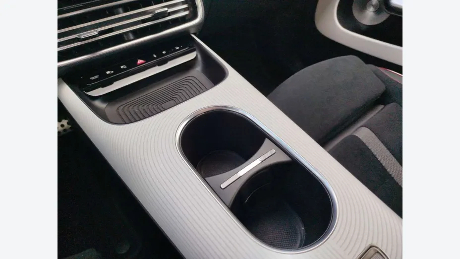 MERCEDES-BENZ CLA -