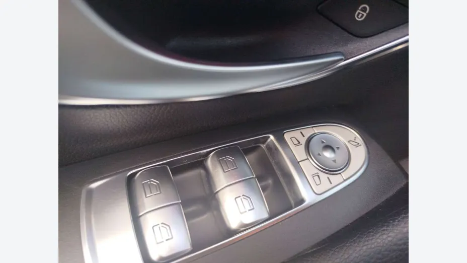 MERCEDES-BENZ E Klasa -