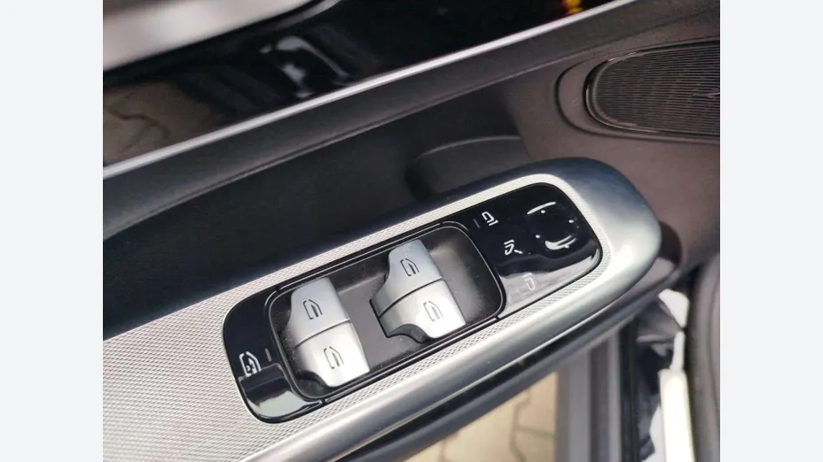 MERCEDES-BENZ GLC -