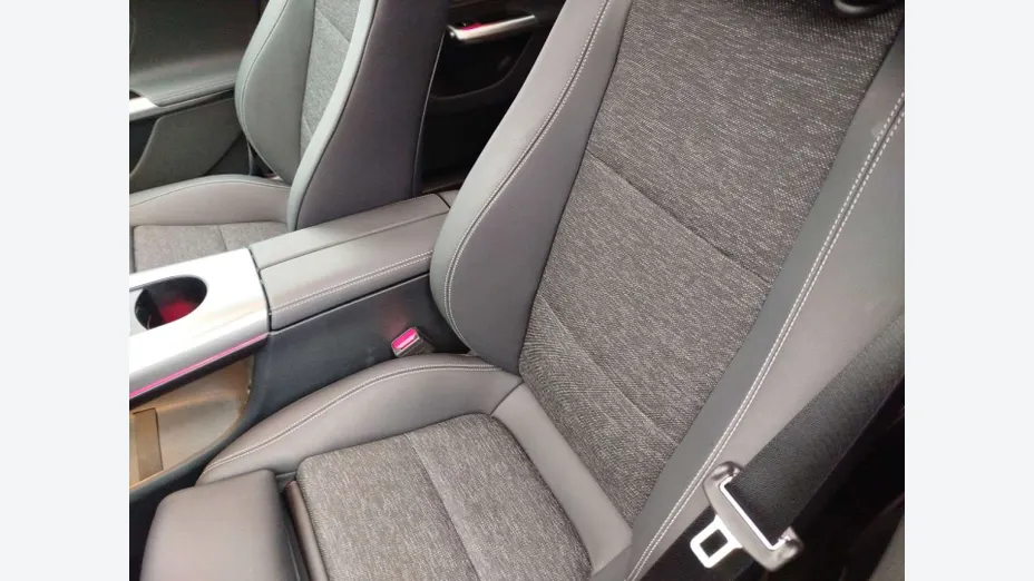 MERCEDES-BENZ GLB -
