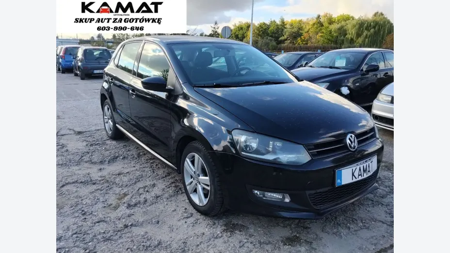 VOLKSWAGEN Polo -