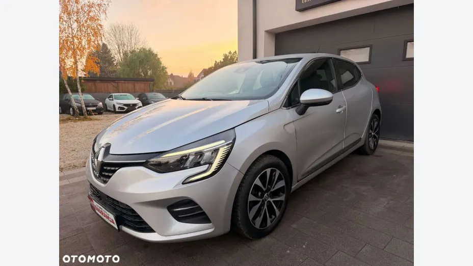RENAULT Clio -