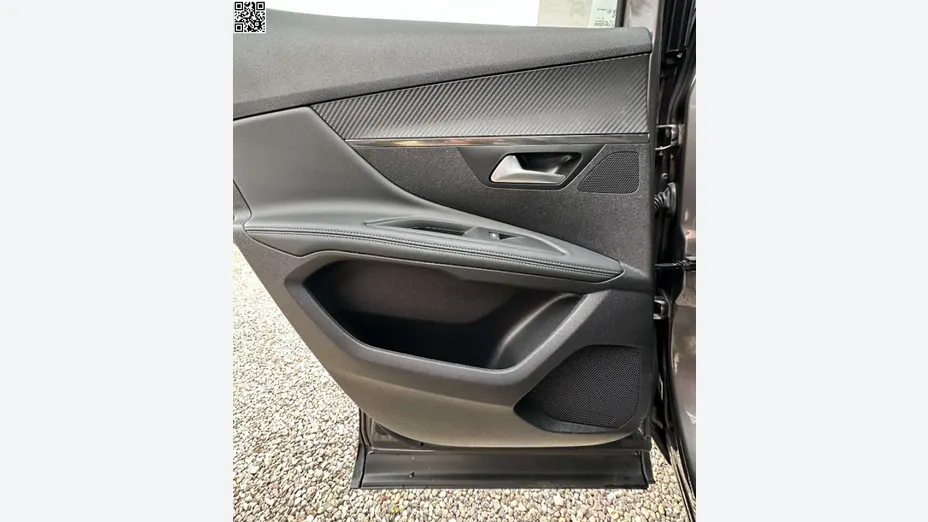 PEUGEOT 3008 -