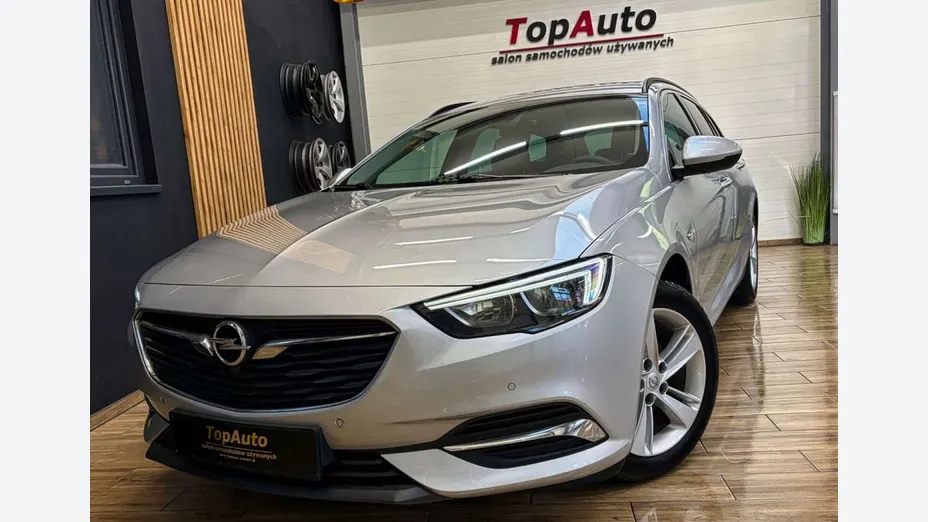 OPEL Insignia -