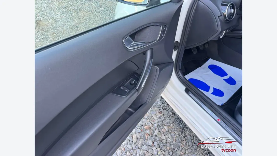 AUDI A1 -