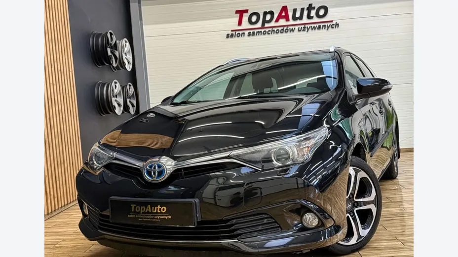 TOYOTA Auris -