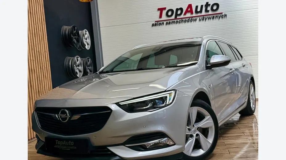 OPEL Insignia -