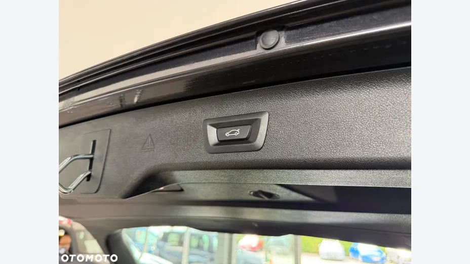 BMW Seria 5 520d M Sport sport-aut
