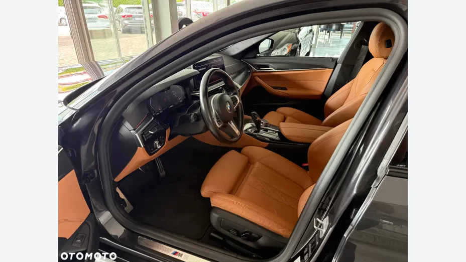 BMW Seria 5 520d M Sport sport-aut