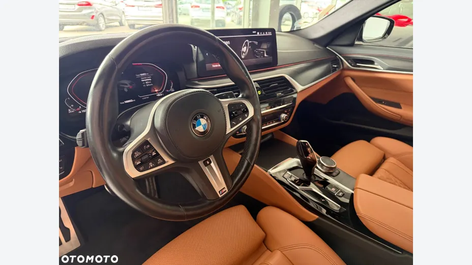 BMW Seria 5 520d M Sport sport-aut
