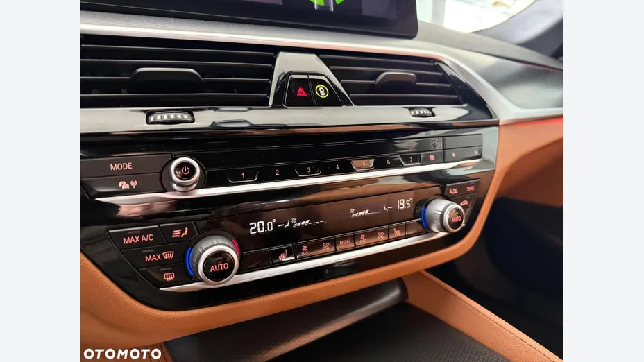 BMW Seria 5 520d M Sport sport-aut
