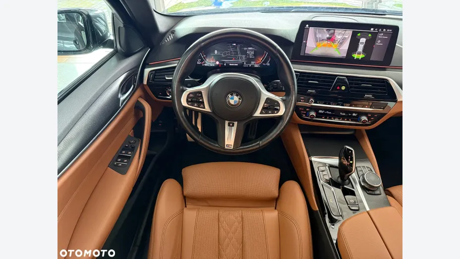 BMW Seria 5 520d M Sport sport-aut