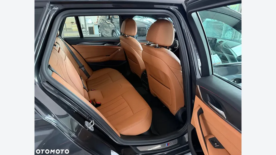 BMW Seria 5 520d M Sport sport-aut