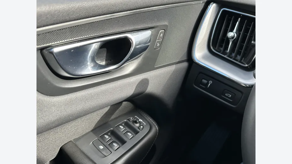 VOLVO XC60 XC60 T4 Momentum aut