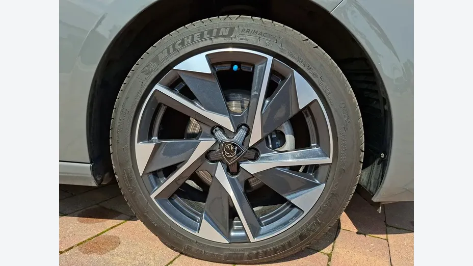 PEUGEOT 308 308 1.2 PureTech Allure S&S EAT8