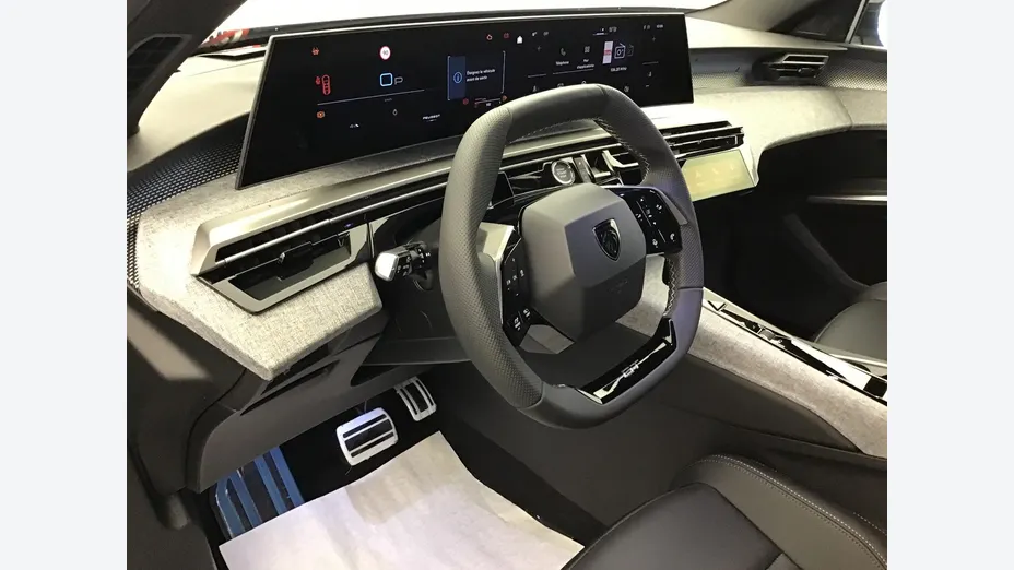 PEUGEOT 3008 -