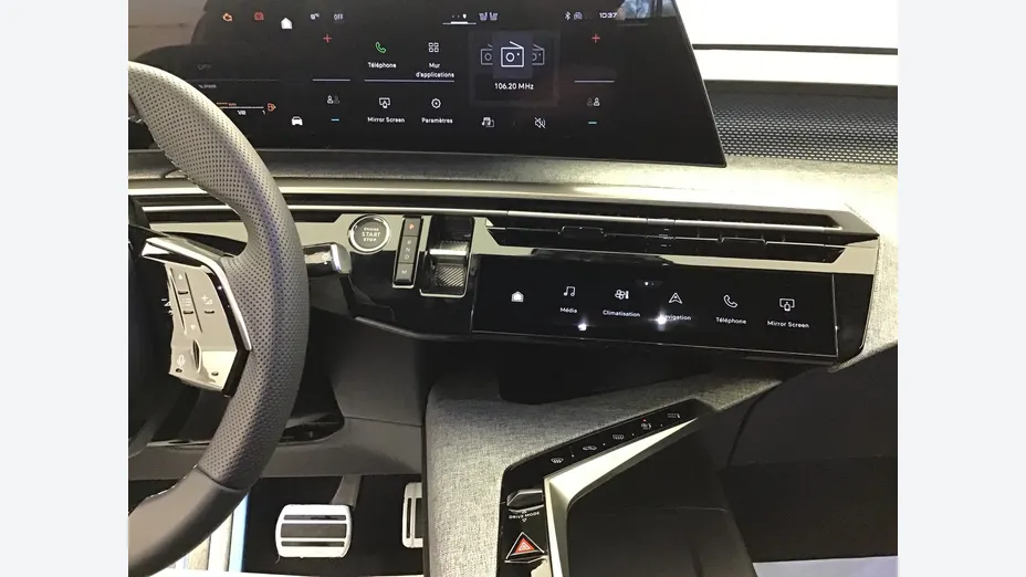 PEUGEOT 3008 -