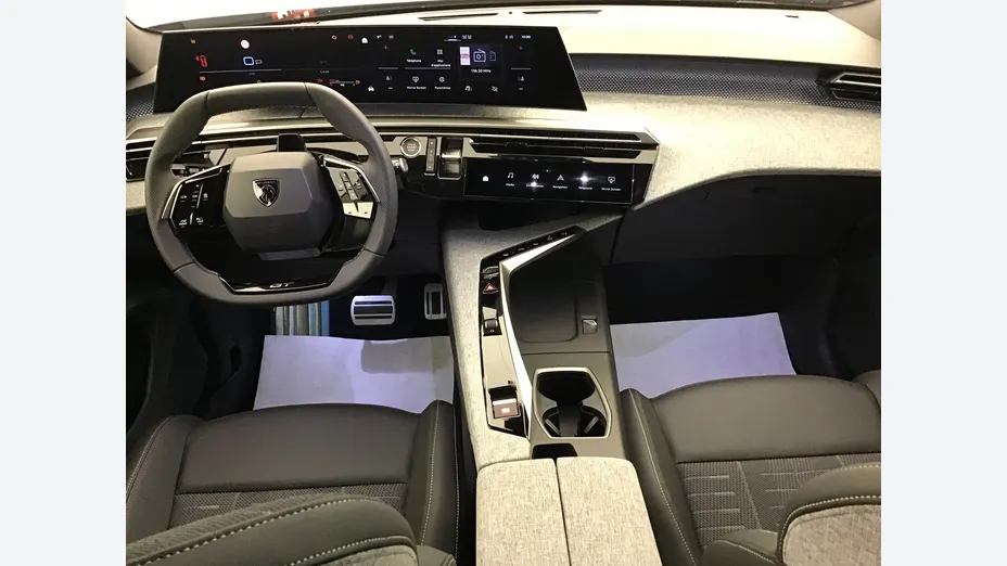 PEUGEOT 3008 -