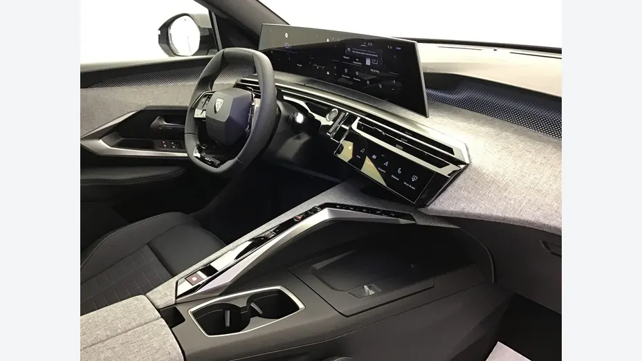 PEUGEOT 3008 -