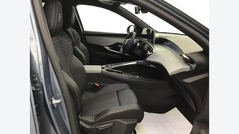 PEUGEOT 3008 -
