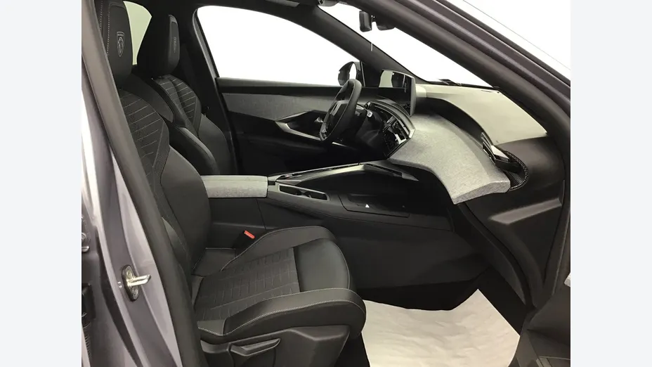 PEUGEOT 3008 -