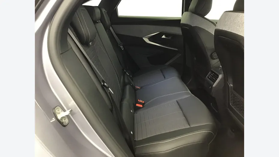 PEUGEOT 3008 -