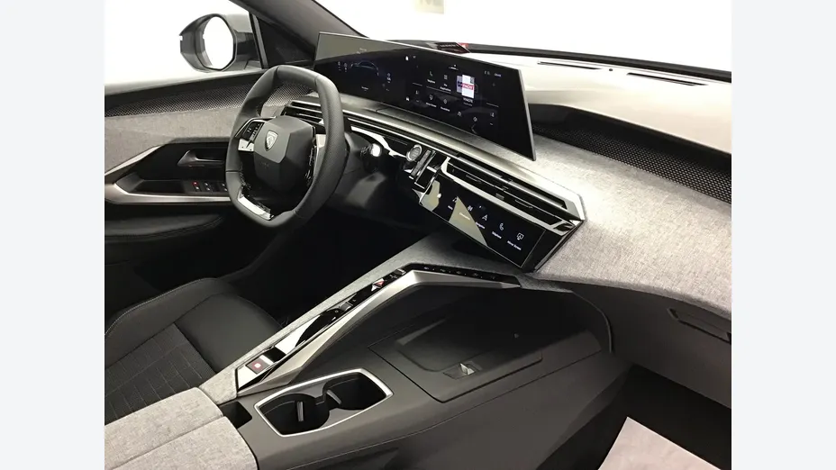 PEUGEOT 3008 -